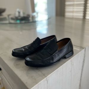 Magnanni Classic Flat Loafers in Black Leather, Men’s Size US 8.5